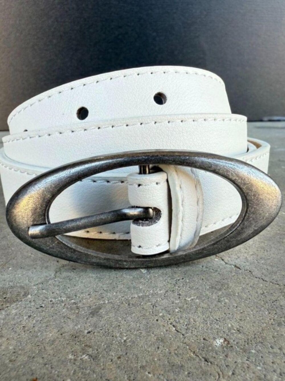 Y2K White Minimal Oval Buckle Belt